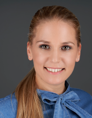 Ny&aacute;ri Fruzsina